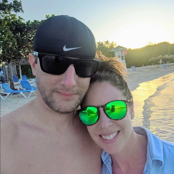 Meet your Posher, Stephanie - Picture 3 of 8